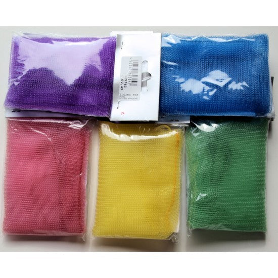 Fünf Seifenboys verpackt, in verschiedenen Farben, aus Plastiknetz für sparsamen Seifenverbrauch und angenehme Körpermassage