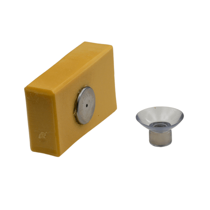 Savont Magnetseifenhalter neben Seife, bereit zur Anwendung, veranschaulicht einfache Handhabung und Nachhaltigkeit