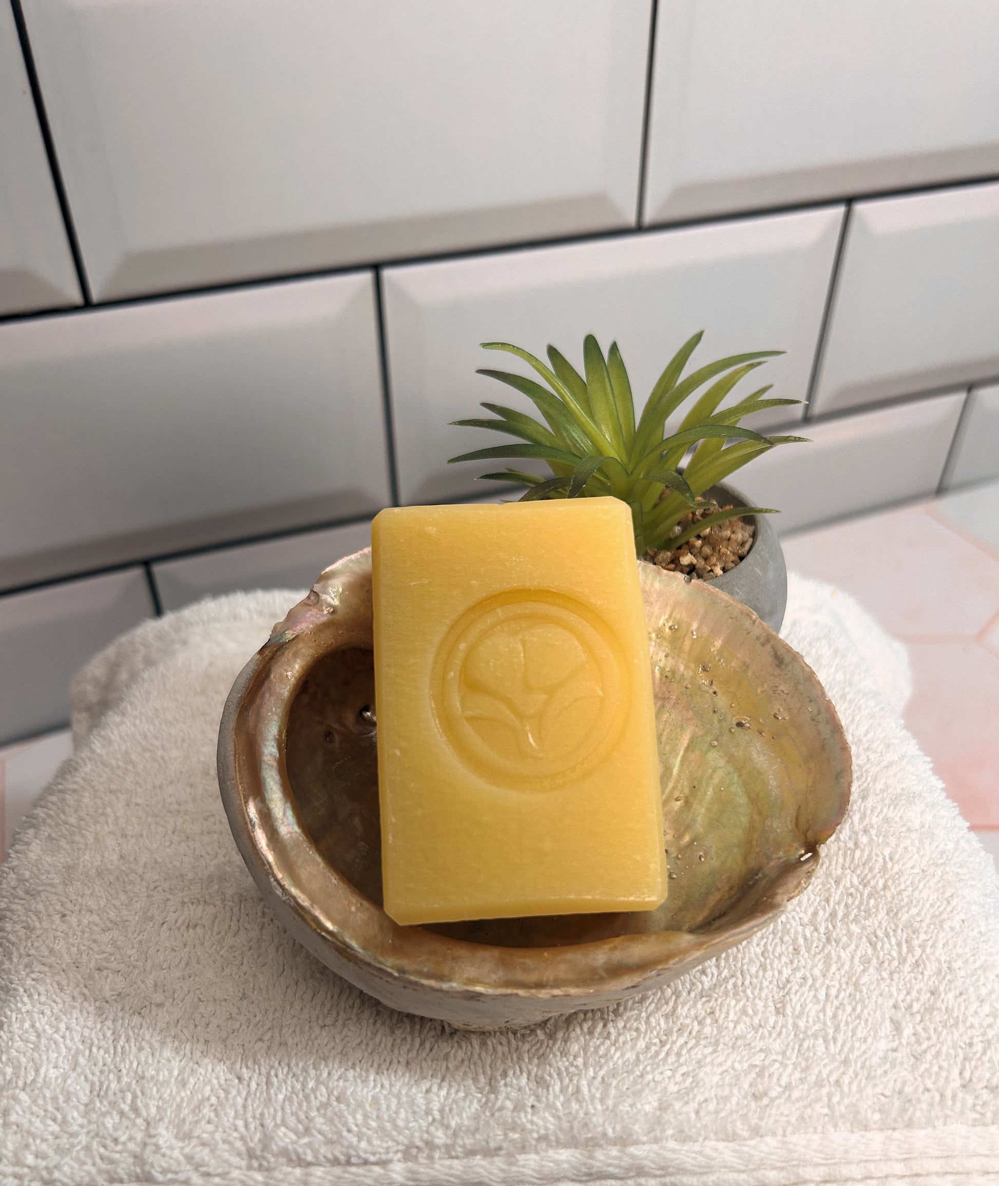 Rosenseife "Olirosa" mit Straußenfett